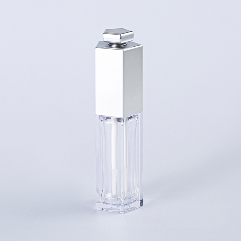 Tubo brillante de labios plateado – Tubo transparente y tapa metálica con varilla Applicato