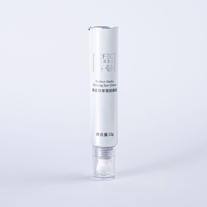 Tubo de crema para ojos con punta de metal