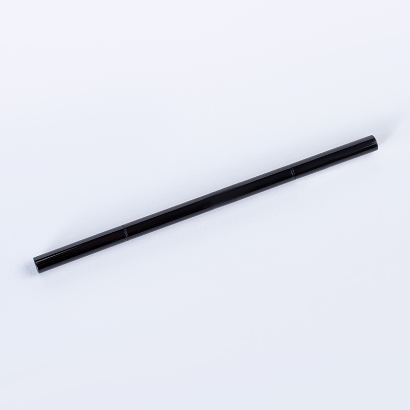Lápiz minimalista negro de precisión para cejas y ojos 